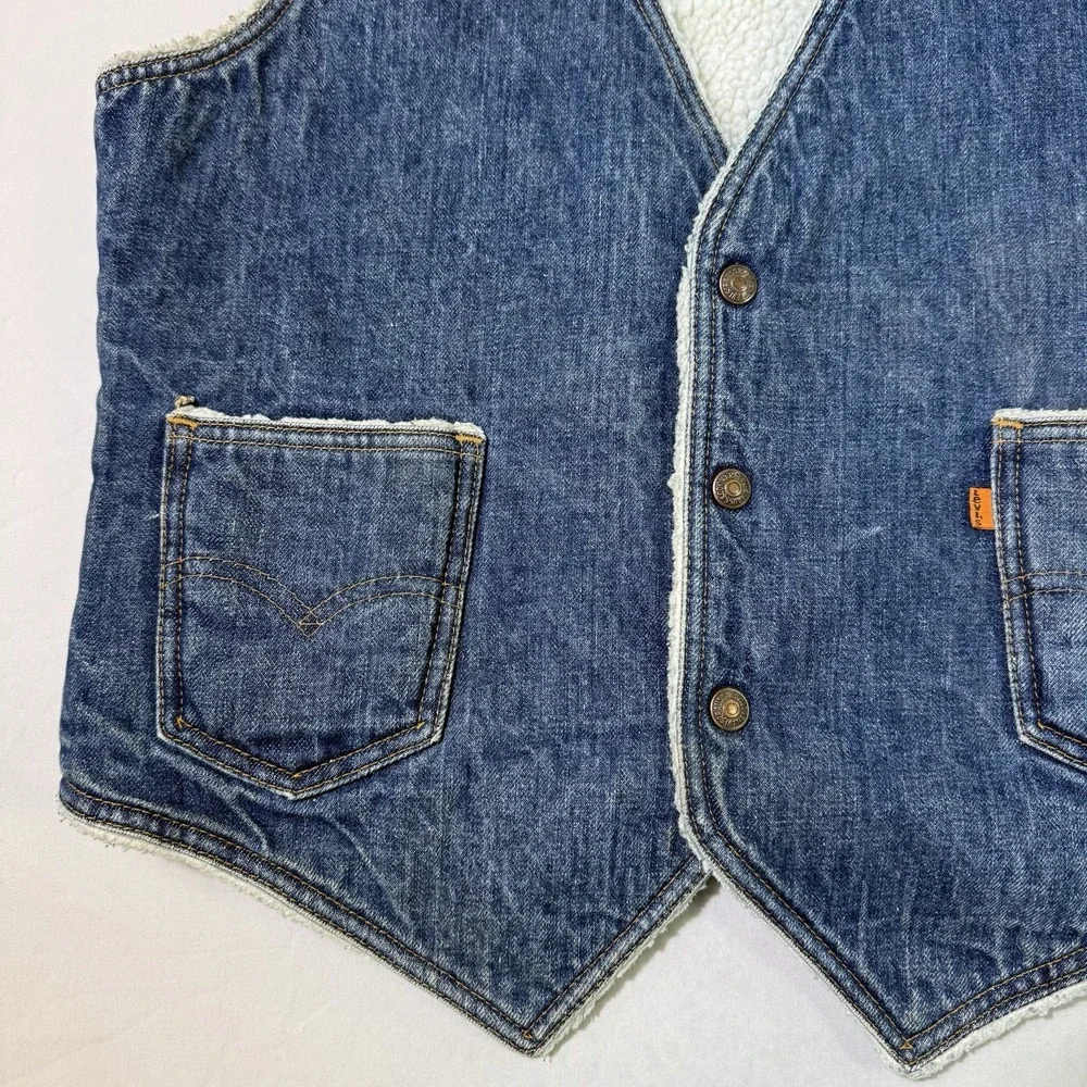 Vintage Levis Sherpa Lined Trucker Vest Jacket Mens Medium Denim USA Orange Tab‎